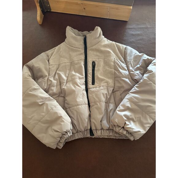 Garage Tan with Black Zipper Cropped Winter Coat Size S - Picture 1 of 9